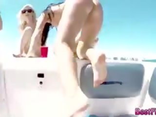 Hardcore skitten video handling på en yacht med disse rik kids