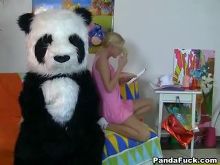 Panda peludo em porno brinquedo xxx filme