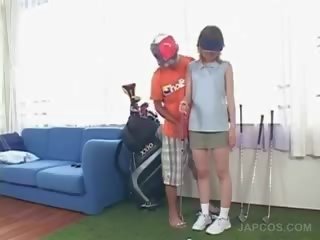 Rūdmataina aziāti teniss atskaņotājs sniedzot fellatio